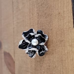 Black Flower Ring with White Pearl